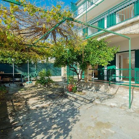 3 Bedroom Lovely Apartment In Brodarica Brodarica  Buitenkant foto