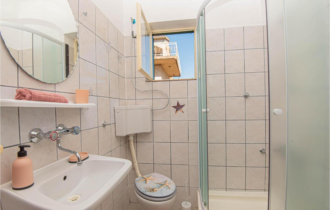 3 Bedroom Lovely Apartment In Brodarica Brodarica  Buitenkant foto
